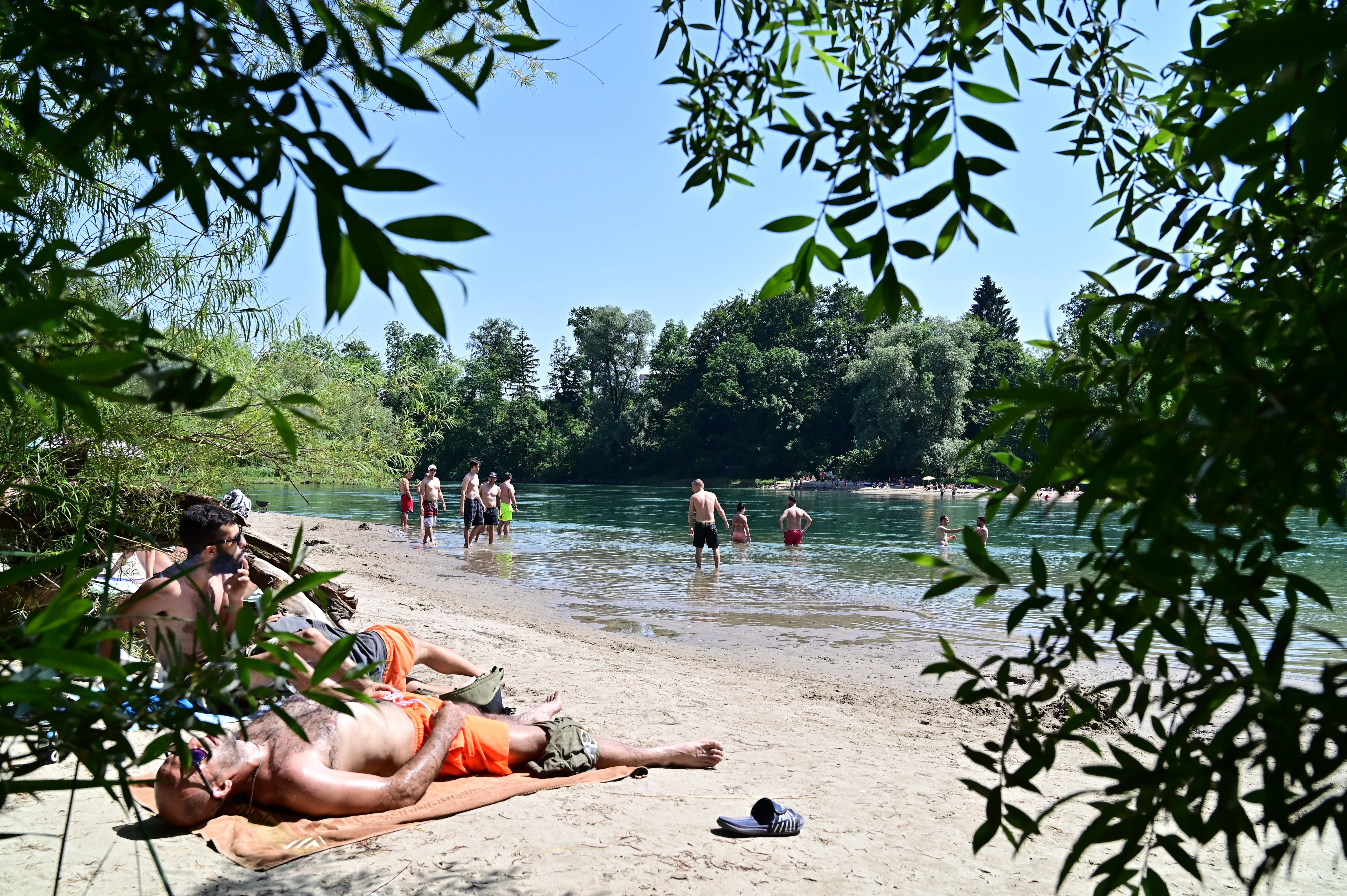 Die Sehr Heißen Frauen Haben Heißen Spaß Am Strand Die Sehr Heißen Frauen Haben Heißen Spaß Am Strand